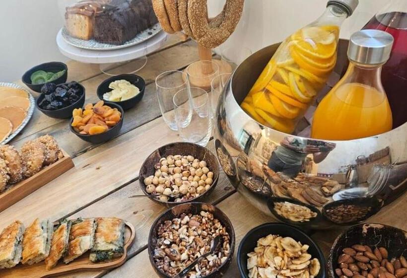 Cabana White Boutique Hotel & Suites