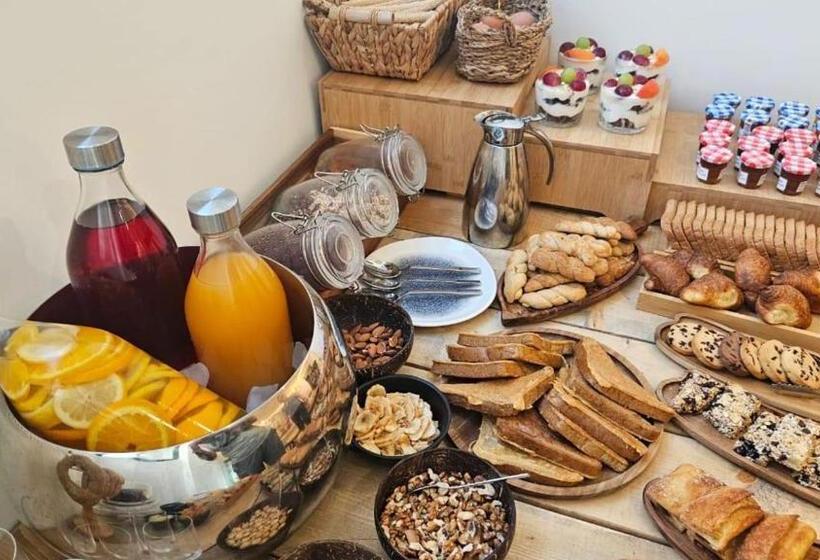 Cabana White Boutique Hotel & Suites