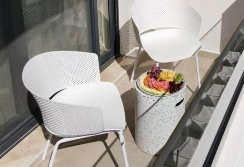 Cabana White Boutique Hotel & Suites