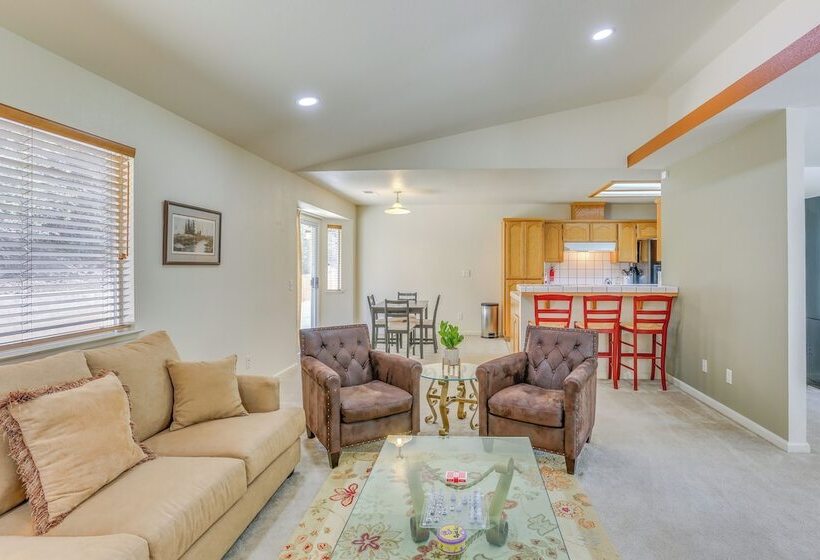 California Home   20 Mi To Yosemite National Park!