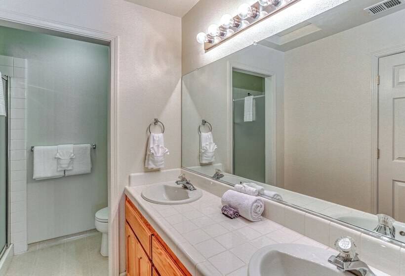 California Home   20 Mi To Yosemite National Park!