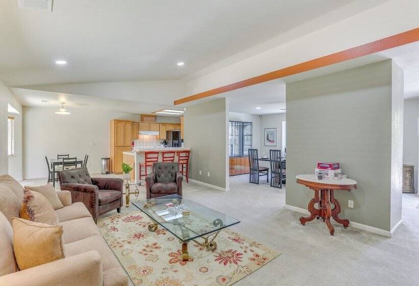 California Home   20 Mi To Yosemite National Park!