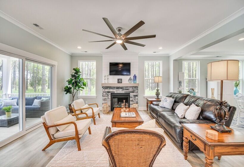 Cape Charles Home: Private Pier & Beach Front Deck