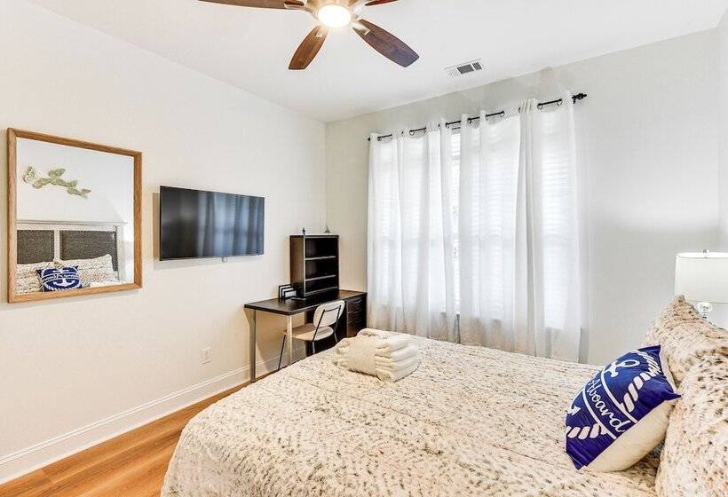 Charming Bluffton Home W/ Yard ~ 3 Mi To Beaches!