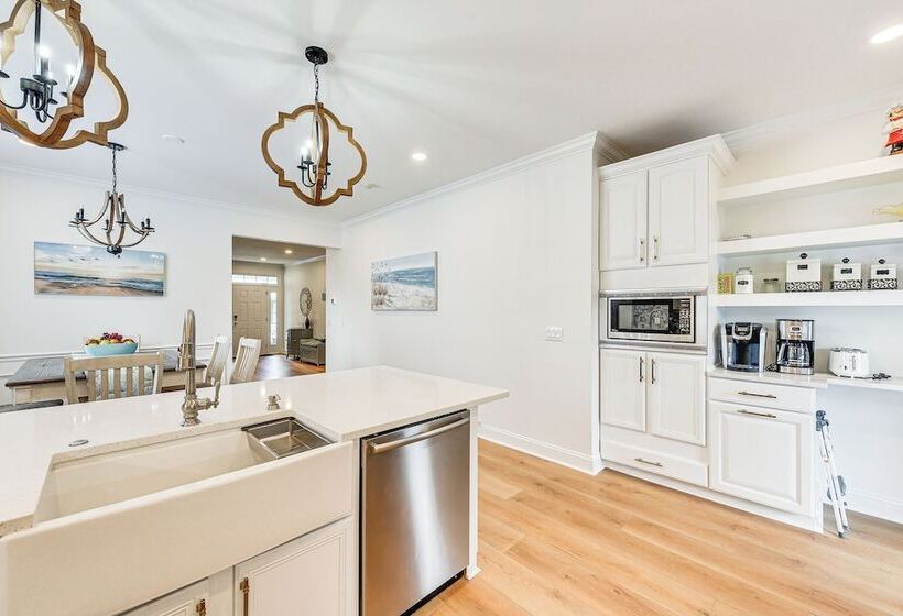 Charming Bluffton Home W/ Yard ~ 3 Mi To Beaches!