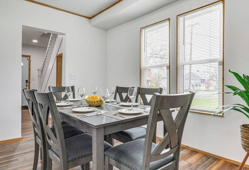 Charming Home   2 Mi To Niagara Falls State Park!