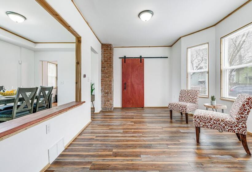 Charming Home   2 Mi To Niagara Falls State Park!