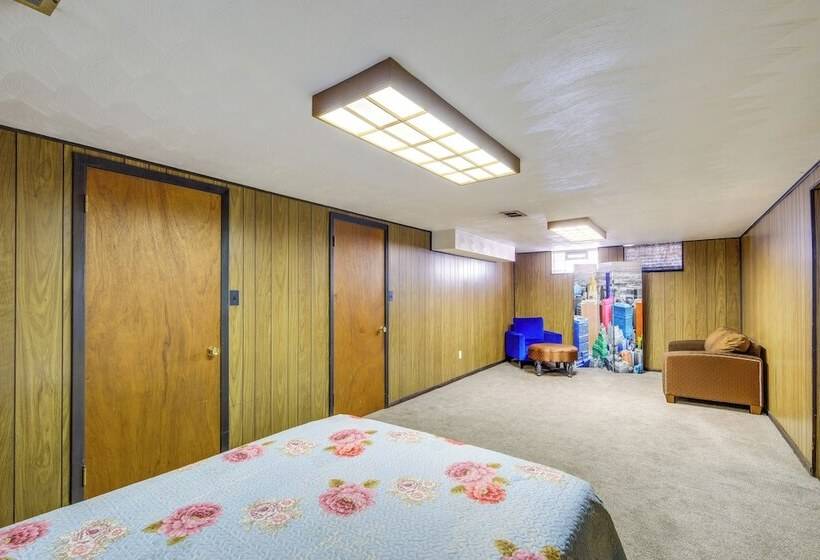 Charming Home   4 Mi To Euclid Creek Reservation