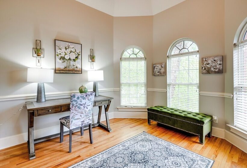 Chattanooga Family Home: Games, Yard, Grill!