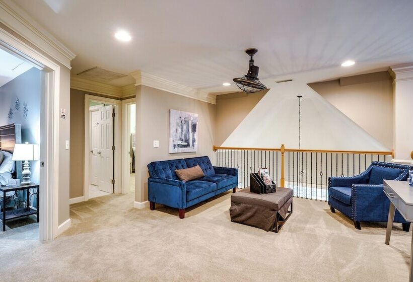 Chattanooga Family Home: Games, Yard, Grill!