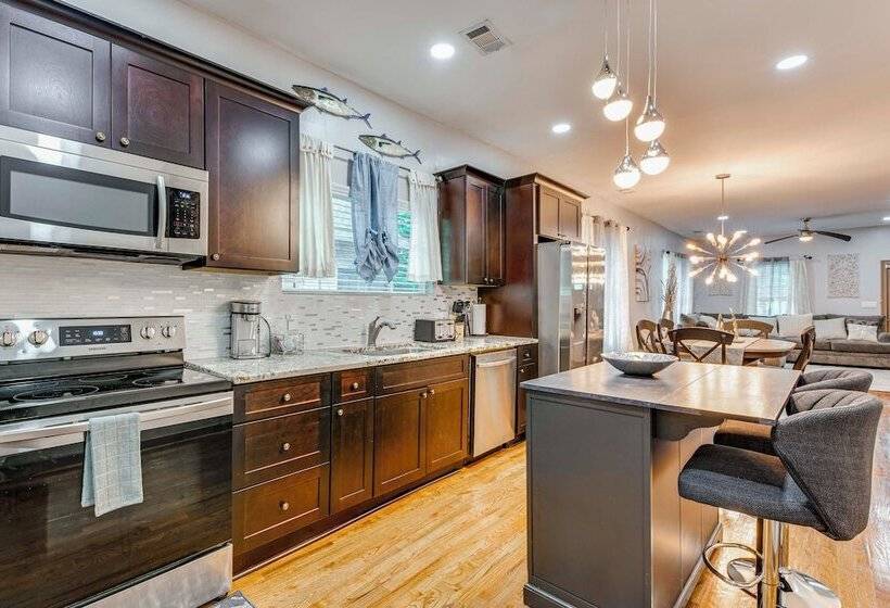 Chic Atlanta Home: Close To Downtown & Stadiums
