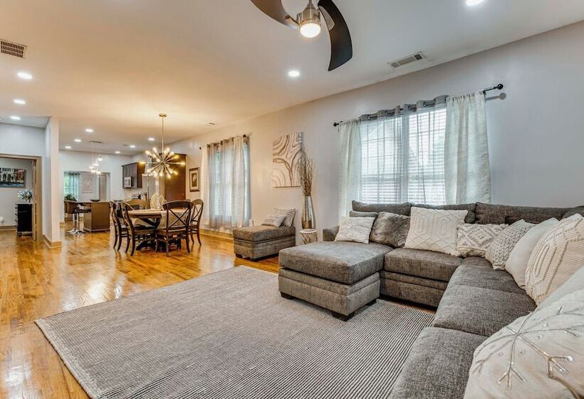 Chic Atlanta Home: Close To Downtown & Stadiums