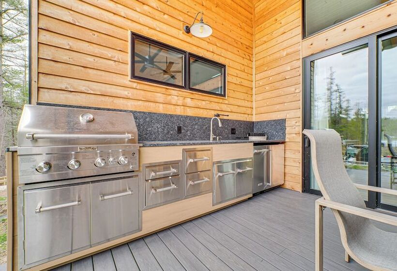 Chic Bellaire Home W/ Outdoor Kitchen On Clam Lake