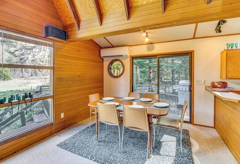 Cle Elum A Frame   Direct Yakima River Access!