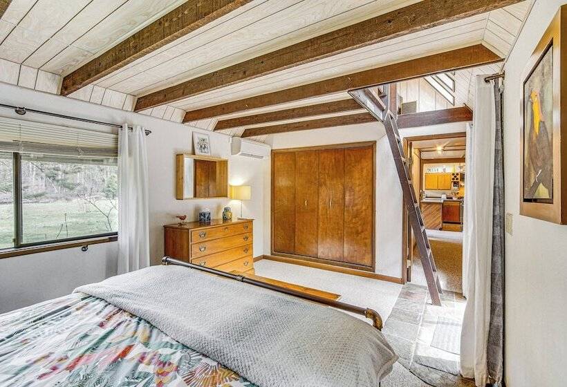 Cle Elum A Frame   Direct Yakima River Access!