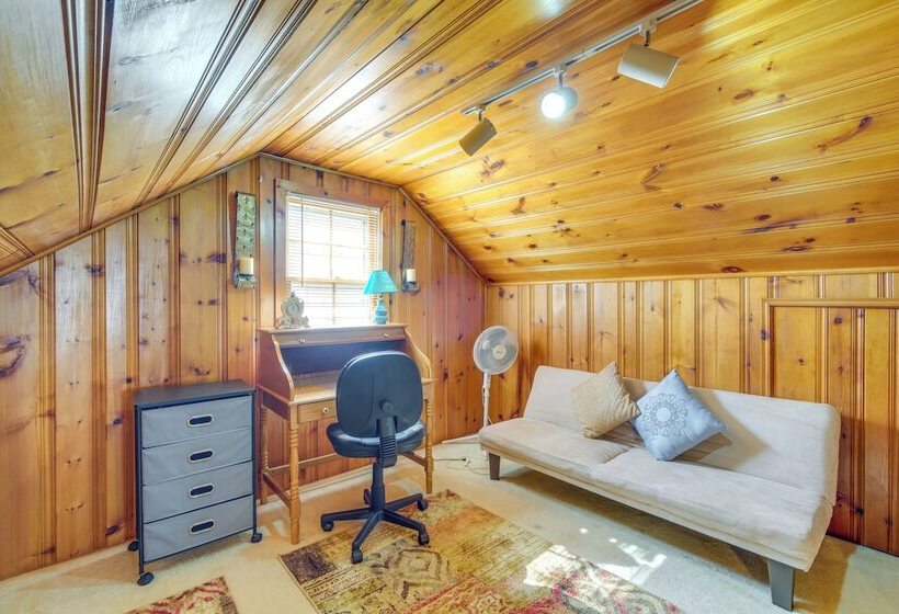 Cleveland Heights Home W/ Sunroom: Park Across St!