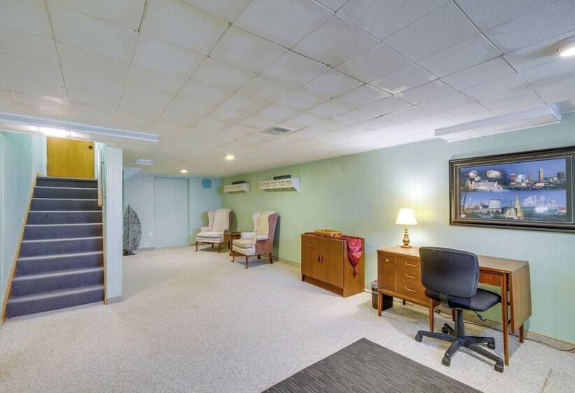 Cleveland Heights Home W/ Sunroom: Park Across St!