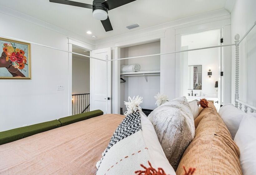 Coastal Gulf Shores Abode W/ Private Beach Access!