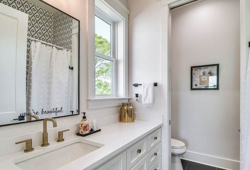 Coastal Gulf Shores Abode W/ Private Beach Access!