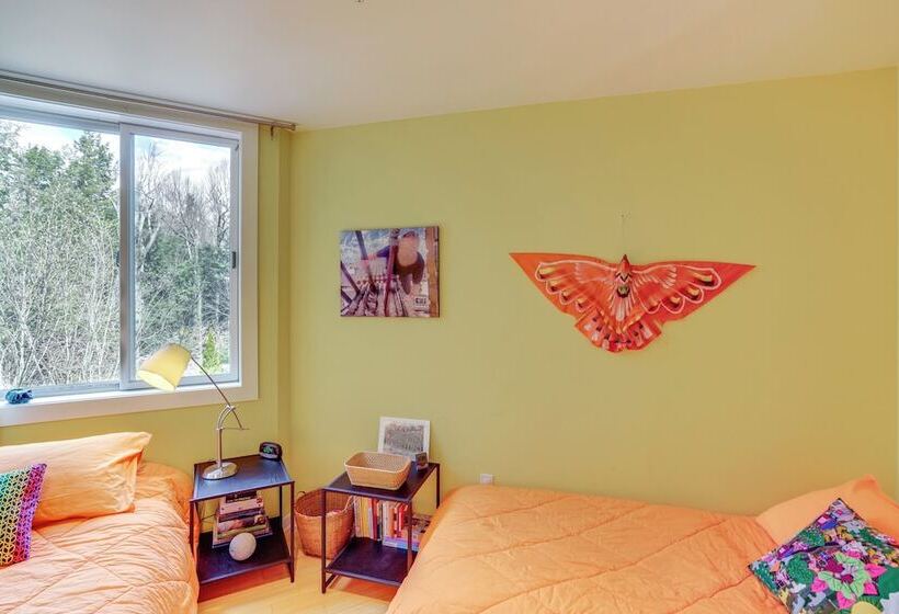 Contemporary Catskills Area Retreat W/ Deck!