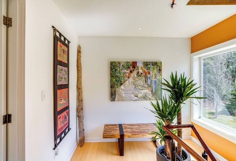 Contemporary Catskills Area Retreat W/ Deck!