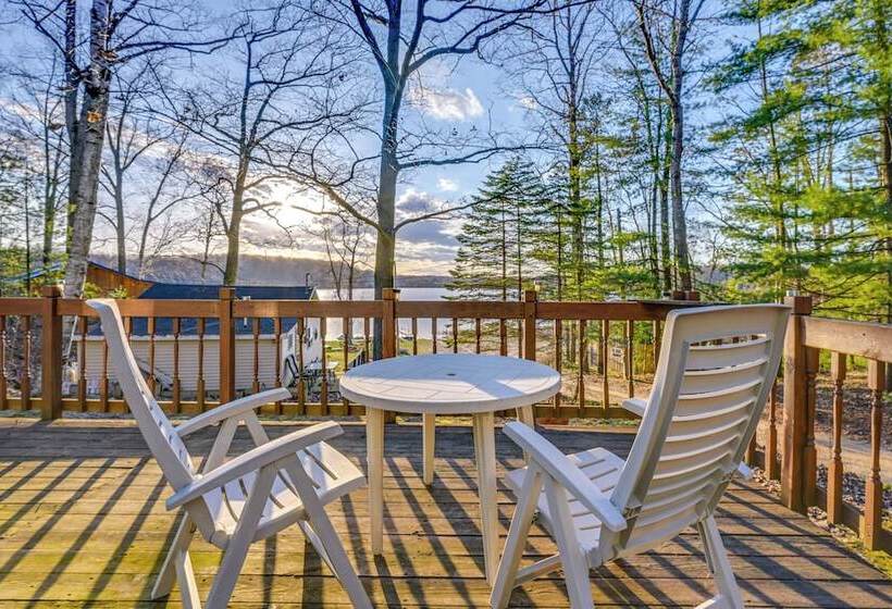 Cottage W/ Deck & Bluff Lake Views: Walk To Beach!