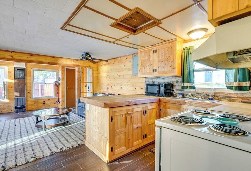 Cottage W/ Deck & Bluff Lake Views: Walk To Beach!