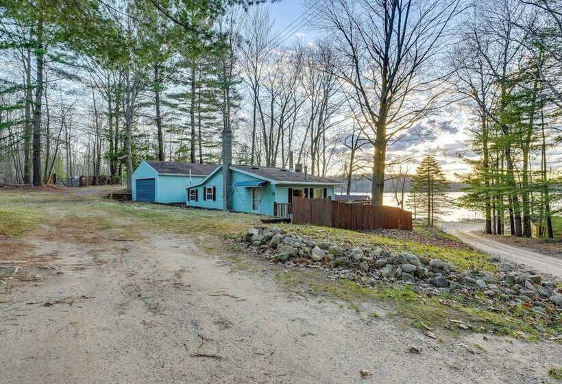 Cottage W/ Deck & Bluff Lake Views: Walk To Beach!