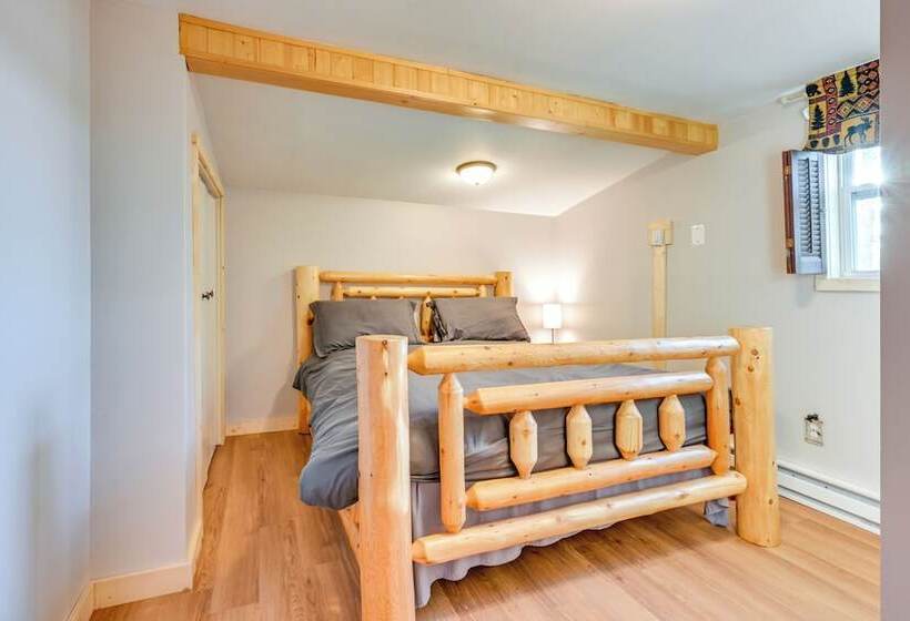 Cottage W/ Deck & Bluff Lake Views: Walk To Beach!