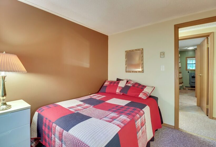 Cozy Albrightsville Home: 10 Mi To Pocono Raceway!