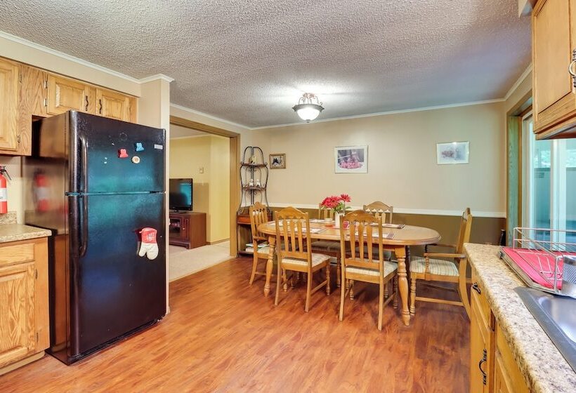 Cozy Albrightsville Home: 10 Mi To Pocono Raceway!