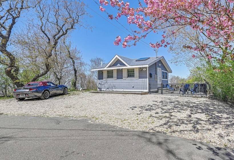 Cozy Baiting Hollow Bungalow: Views, Walk To Beach