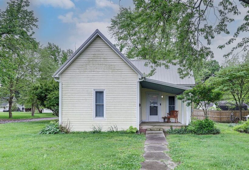 Cozy Carterville Home: 3 Mi To Crab Orchard Lake!