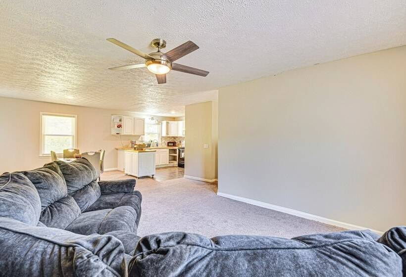 Douglasville Vacation Home ~ 16 Mi To Six Flags!