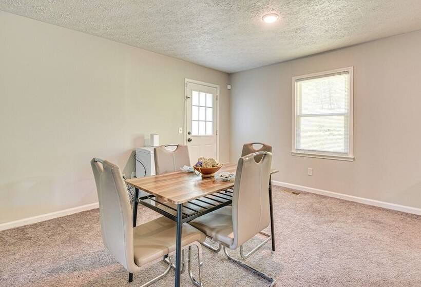 Douglasville Vacation Home ~ 16 Mi To Six Flags!