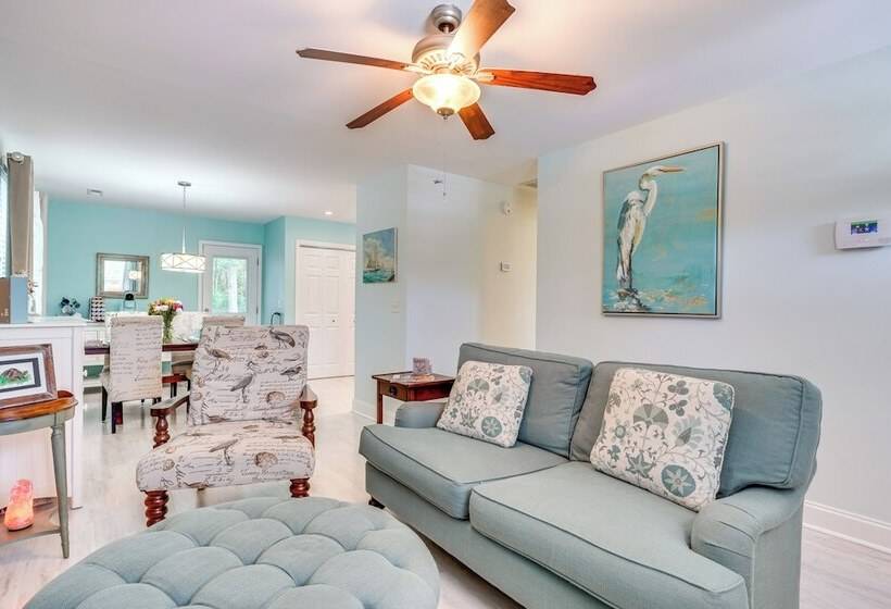 Cozy Goose Creek Escape W/ Patio & Grill