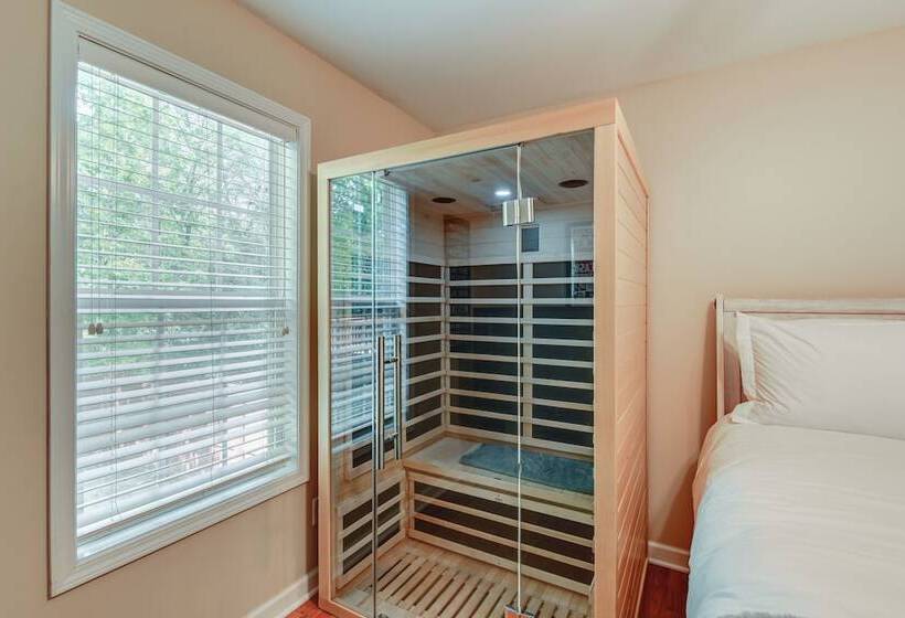 Cozy Hermitage Home W/ Deck: 11 Mi To Nashville!