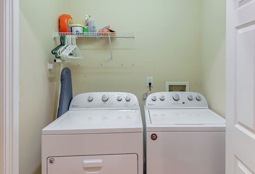 Cozy Hermitage Home W/ Deck: 11 Mi To Nashville!