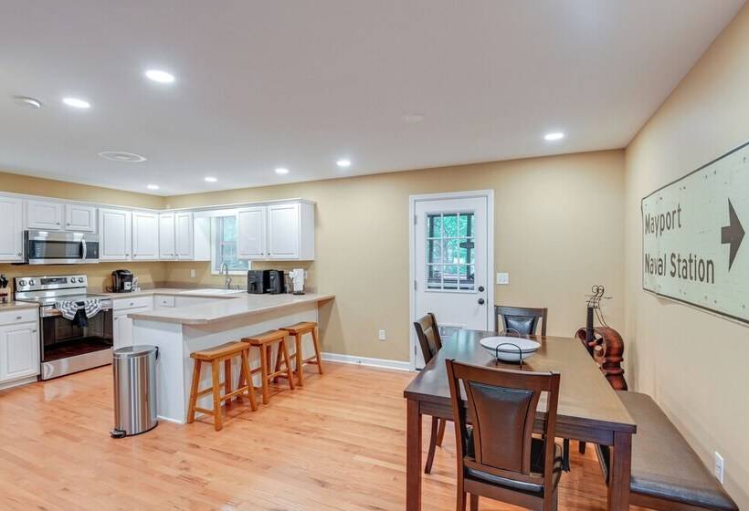 Cozy Hermitage Home W/ Deck: 11 Mi To Nashville!