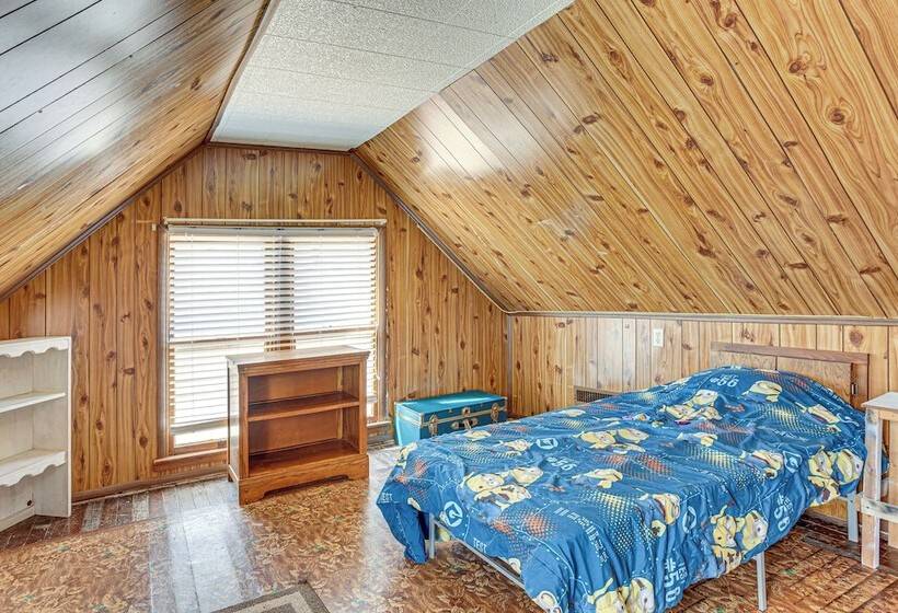 Cozy Oklahoma Family Home W/ Private Yard & Grill