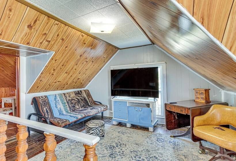 Cozy Oklahoma Family Home W/ Private Yard & Grill