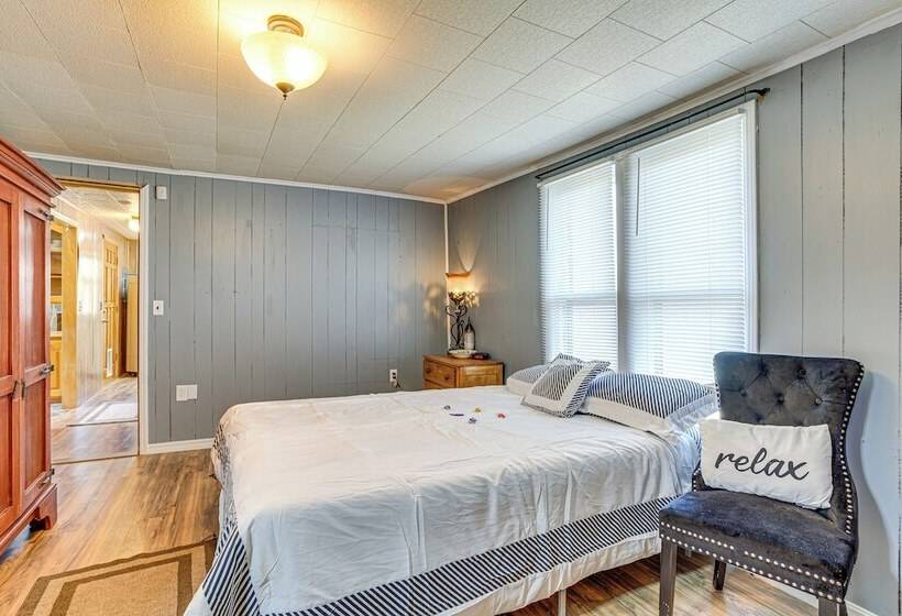 Cozy Oklahoma Family Home W/ Private Yard & Grill