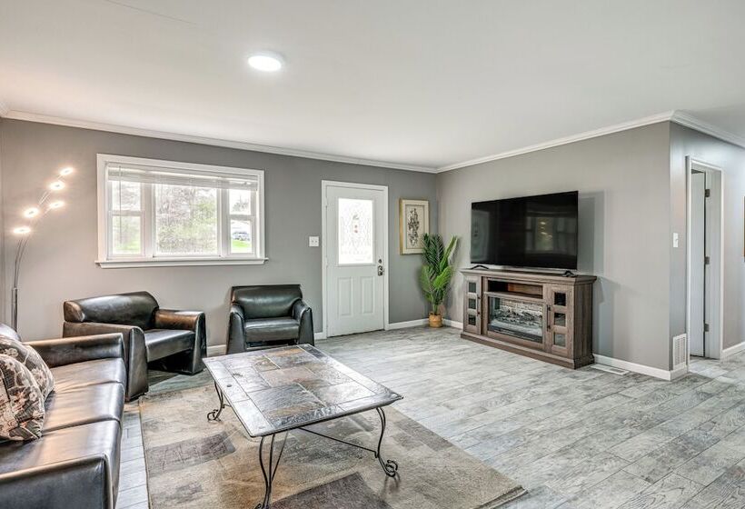 Cozy Silverwood Home: Near Golf Courses!