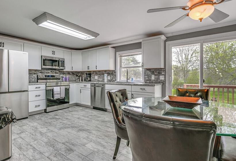 Cozy Silverwood Home: Near Golf Courses!