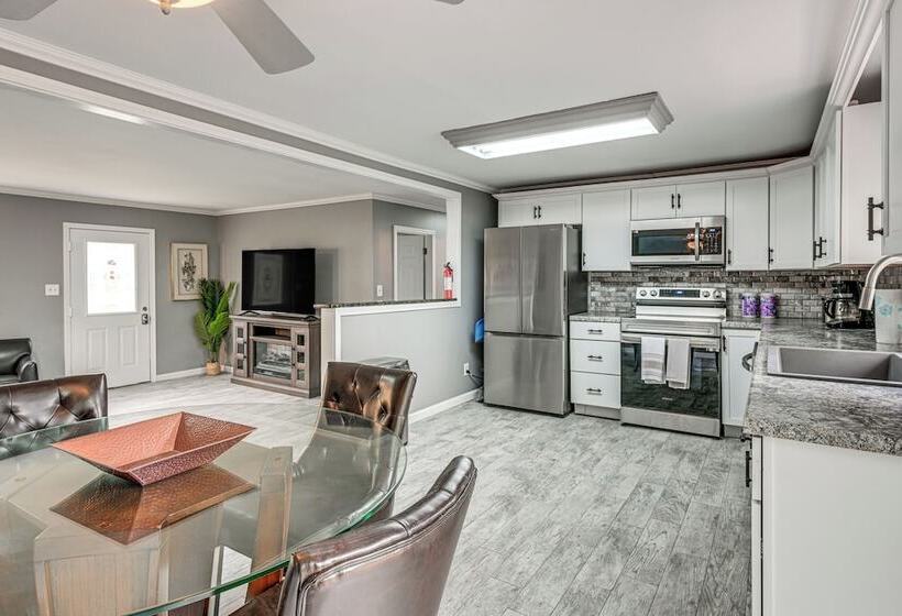 Cozy Silverwood Home: Near Golf Courses!