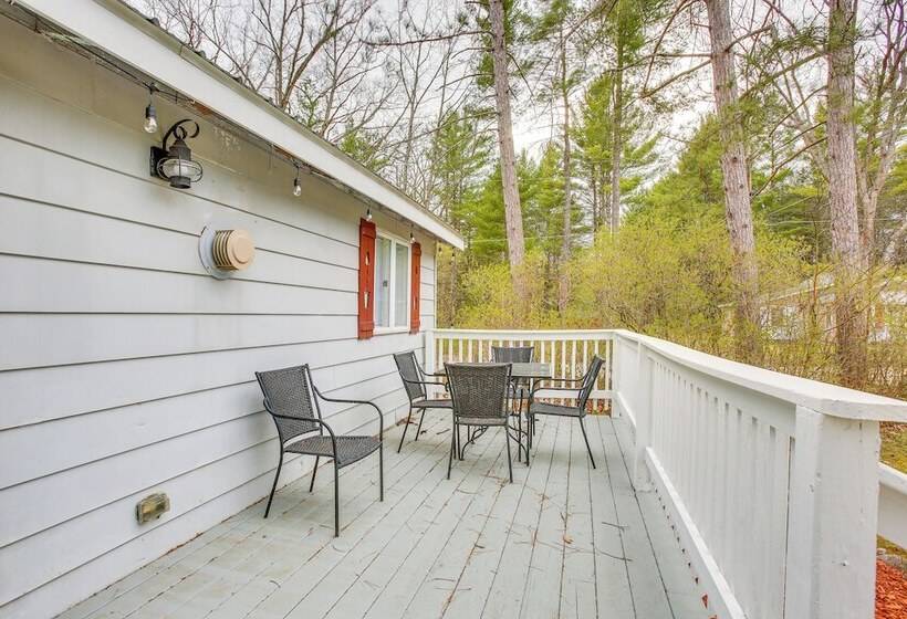 Cozy Wellston Cabin Walk To Crystal Lake!