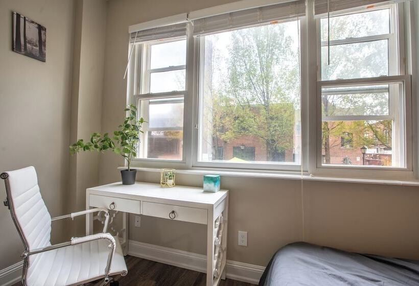 هتل Crown Gem Near Dt And Yale