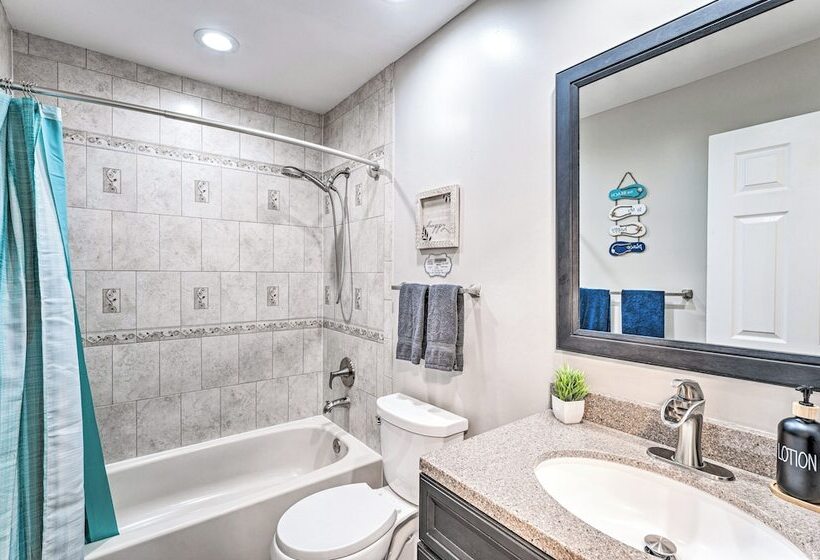 Saltwater Pool, Patio & Sunroom: Deltona Home!