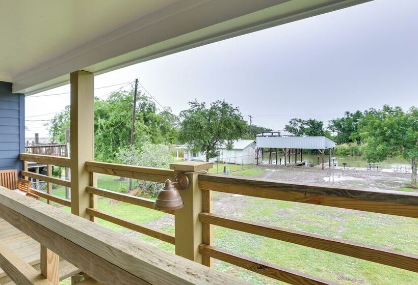 Dularge Copper Landing    Steps To Falgout Marina