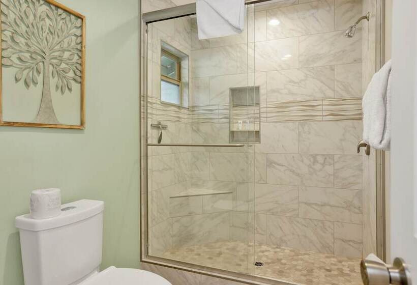 Eagle Escape On Big Bear Lake #2423